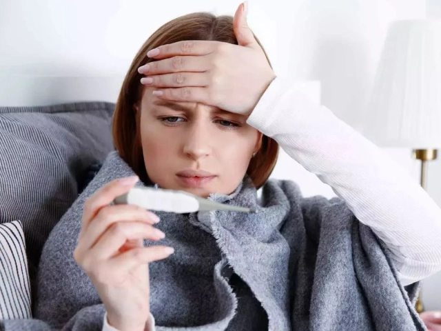 Aký je rozdiel medzi chrípkou a COVIDom, prípadne nachladnutím?