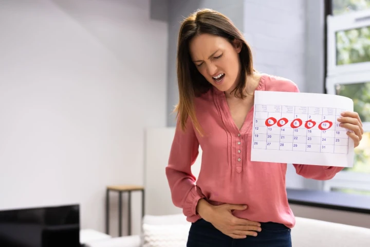 Nepravidelná menštruácia či PMS? Objavte cestu k hormonálnej rovnováhe!